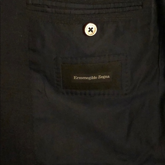 Men’s Suit - Picture 3 of 8